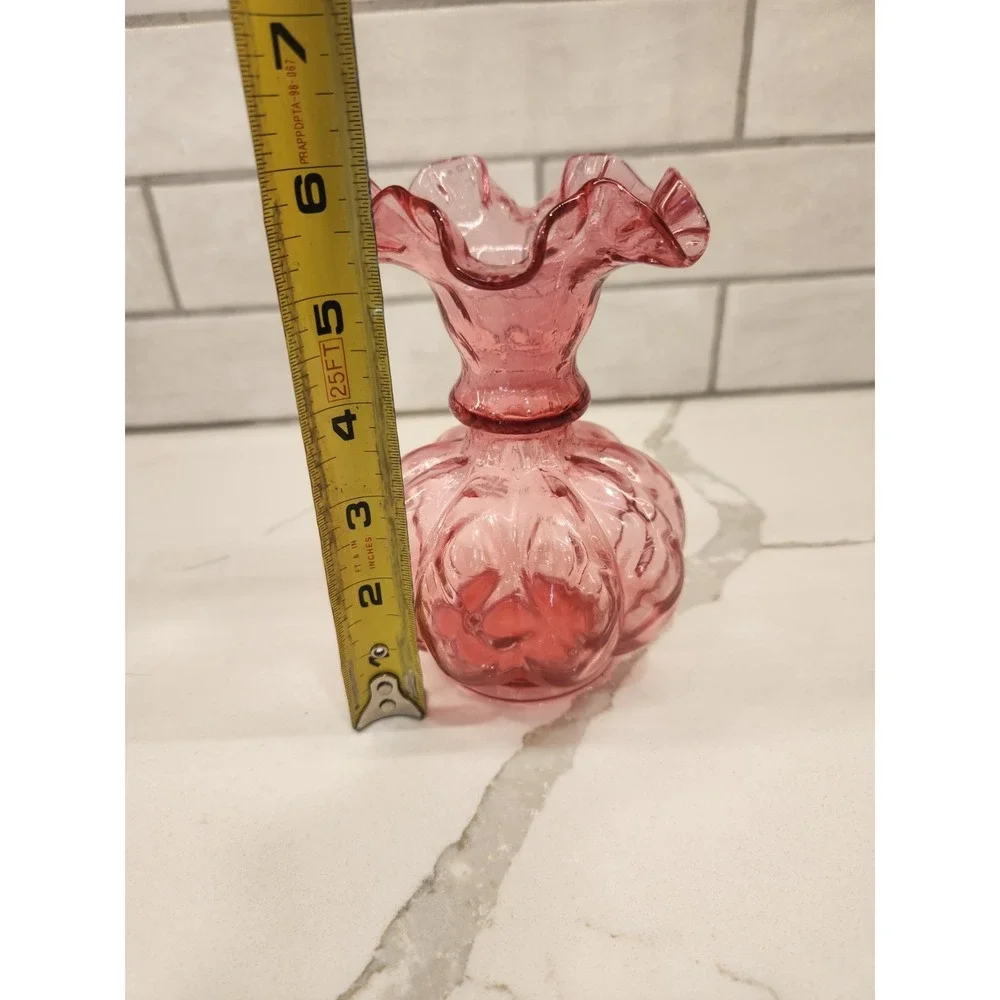 Vtg Fenton Glass Cranberry Diamond Optic 6 Inch Tall Ruffled Edge Melon‎ Vase